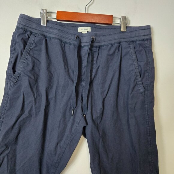 L.L. Bean Women's Size M Petite Stretch Ripstop Pull-On Capri Pants Slim-Leg - Picture 2 of 10